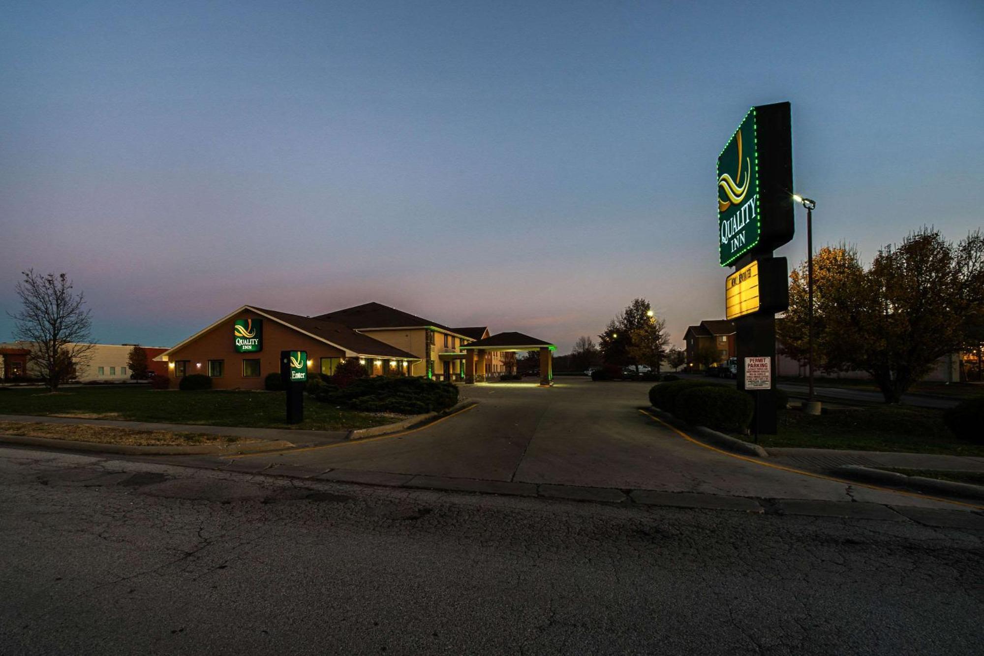 Quality Inn Carbondale University Area Exteriér fotografie