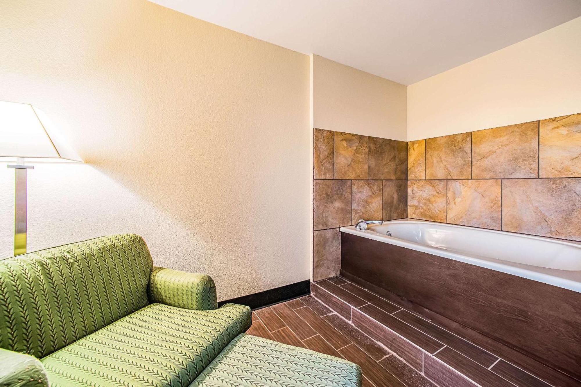 Quality Inn Carbondale University Area Exteriér fotografie