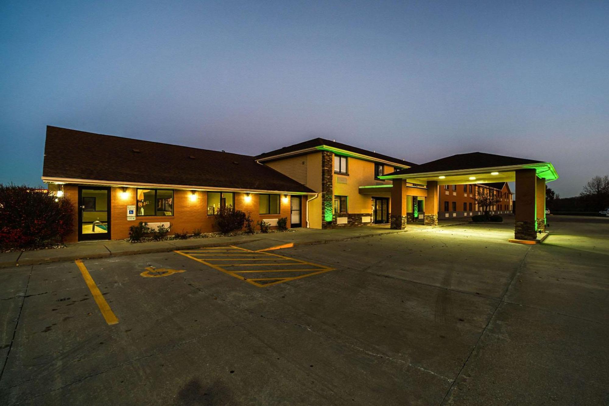 Quality Inn Carbondale University Area Exteriér fotografie