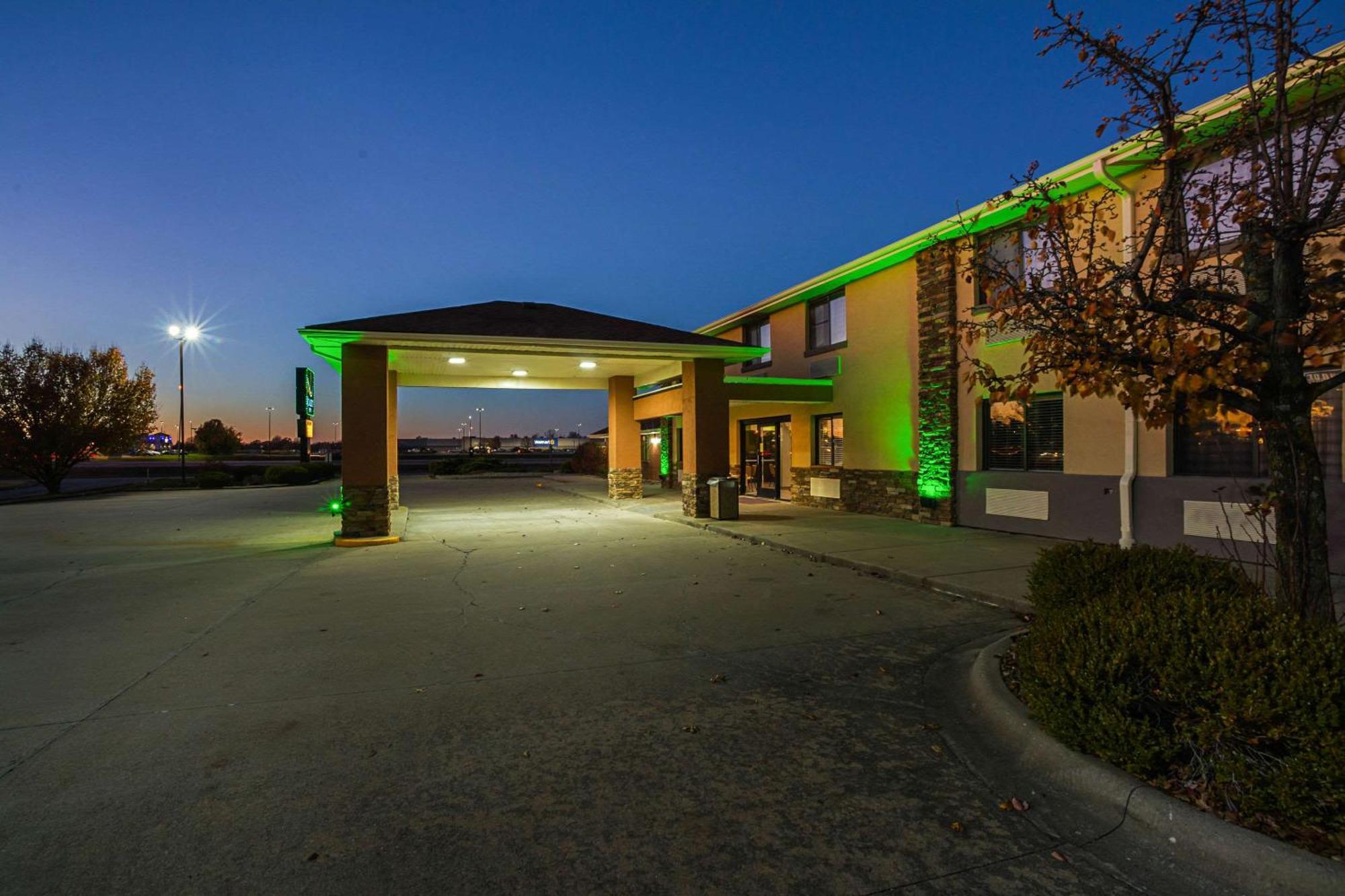 Quality Inn Carbondale University Area Exteriér fotografie